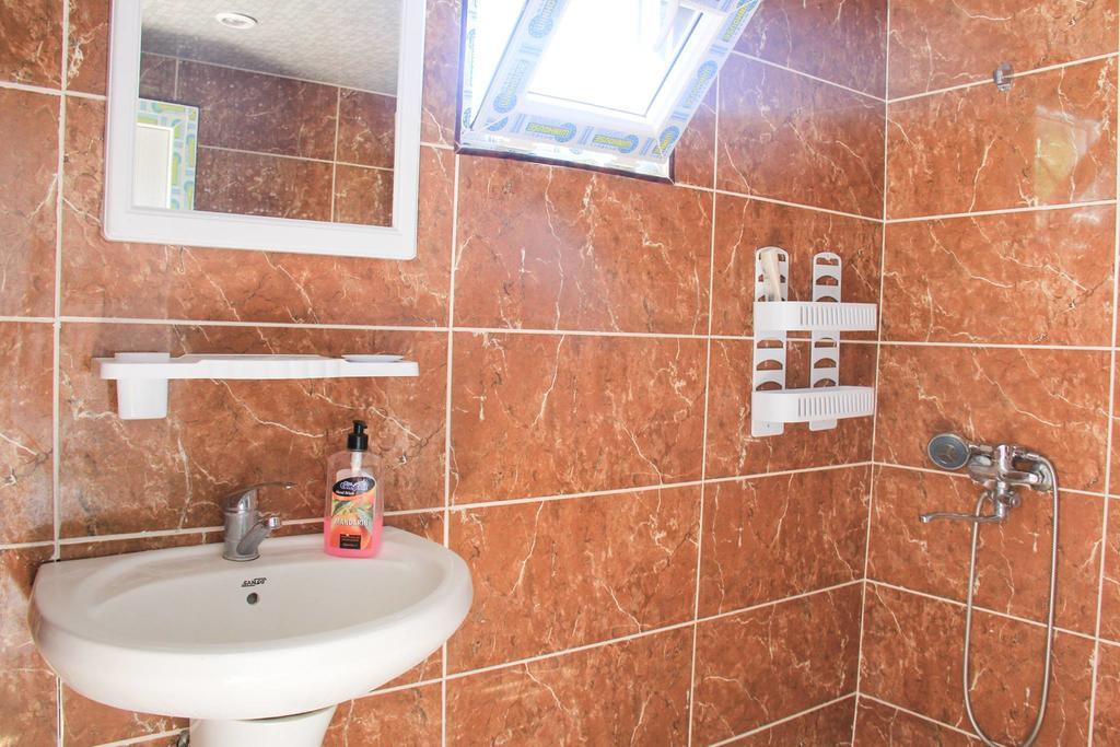 Dodo Japaridze Guesthouse Mestia Esterno foto
